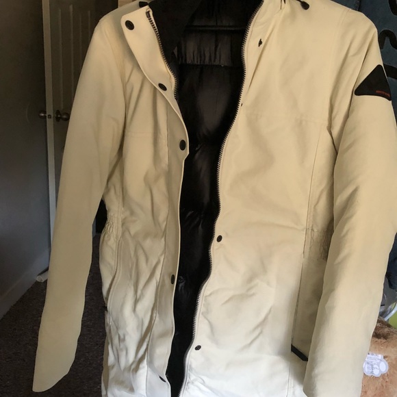 Westcomb - Picture 2 of 5